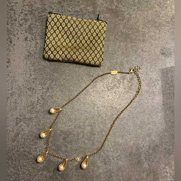 LOUIS VUITTON Necklace Chain
Collier Pearlygram Fake Pearl
M67329 Gold GP auth - Picture 3 of 9